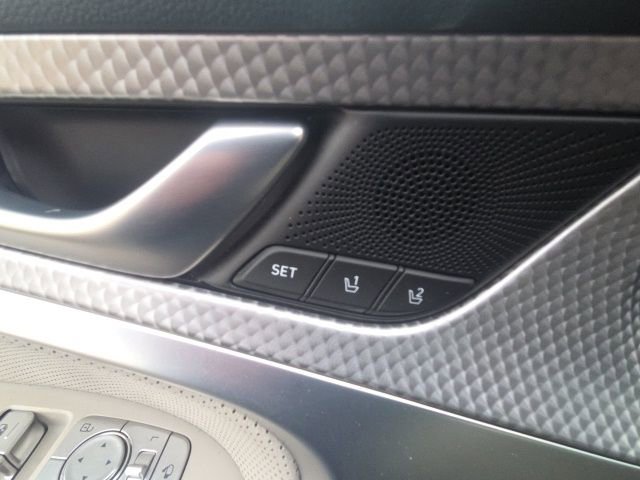 Used 2023 Genesis G70 2.0T w/ Sport Prestige Package image 23