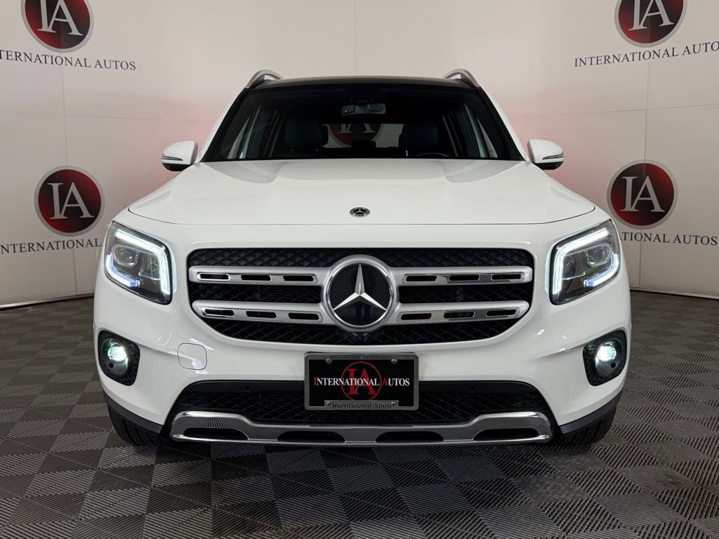Used 2022 Mercedes-Benz GLB 250 4MATIC w/ Premium Package Lite image 2