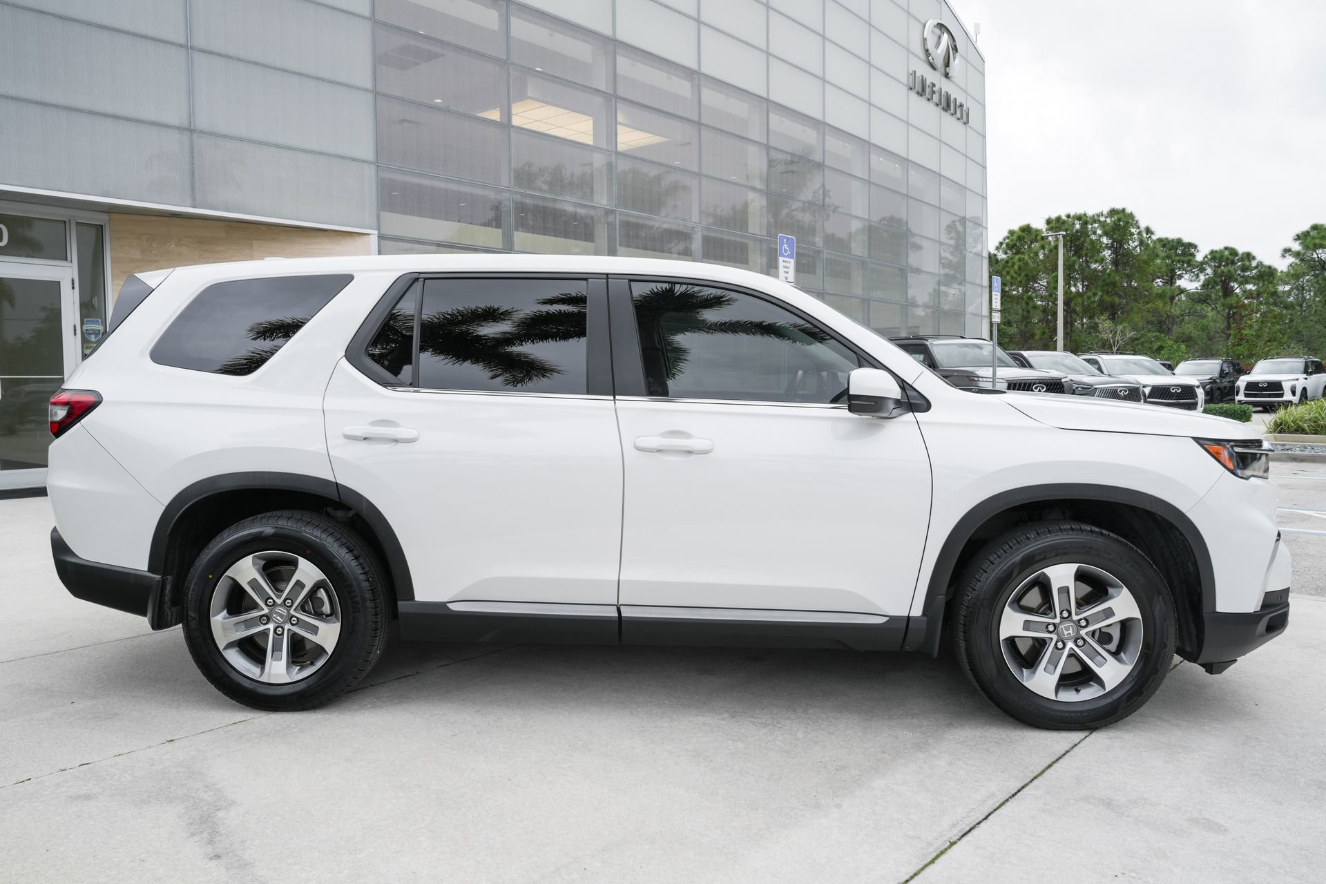 Used 2024 Honda Pilot EX-L image 25
