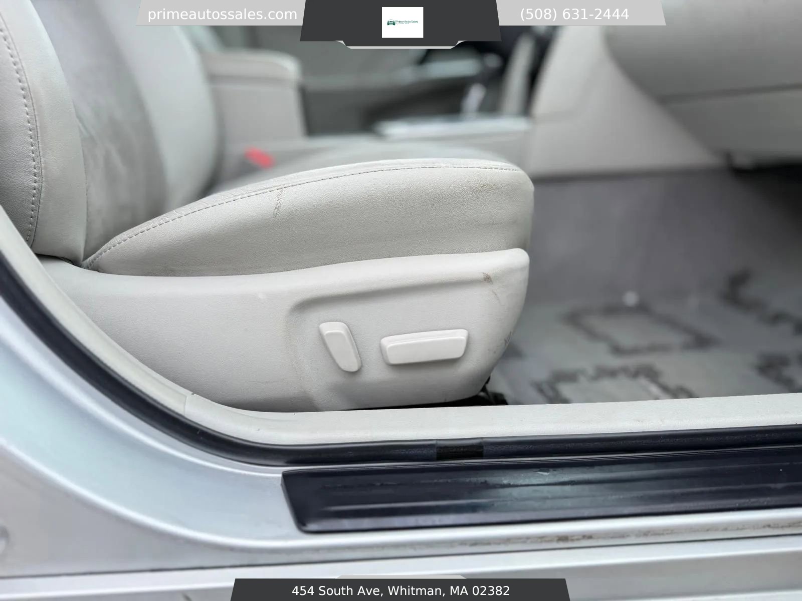 Used 2012 Toyota Camry XLE w/ Leather Pkg image 29