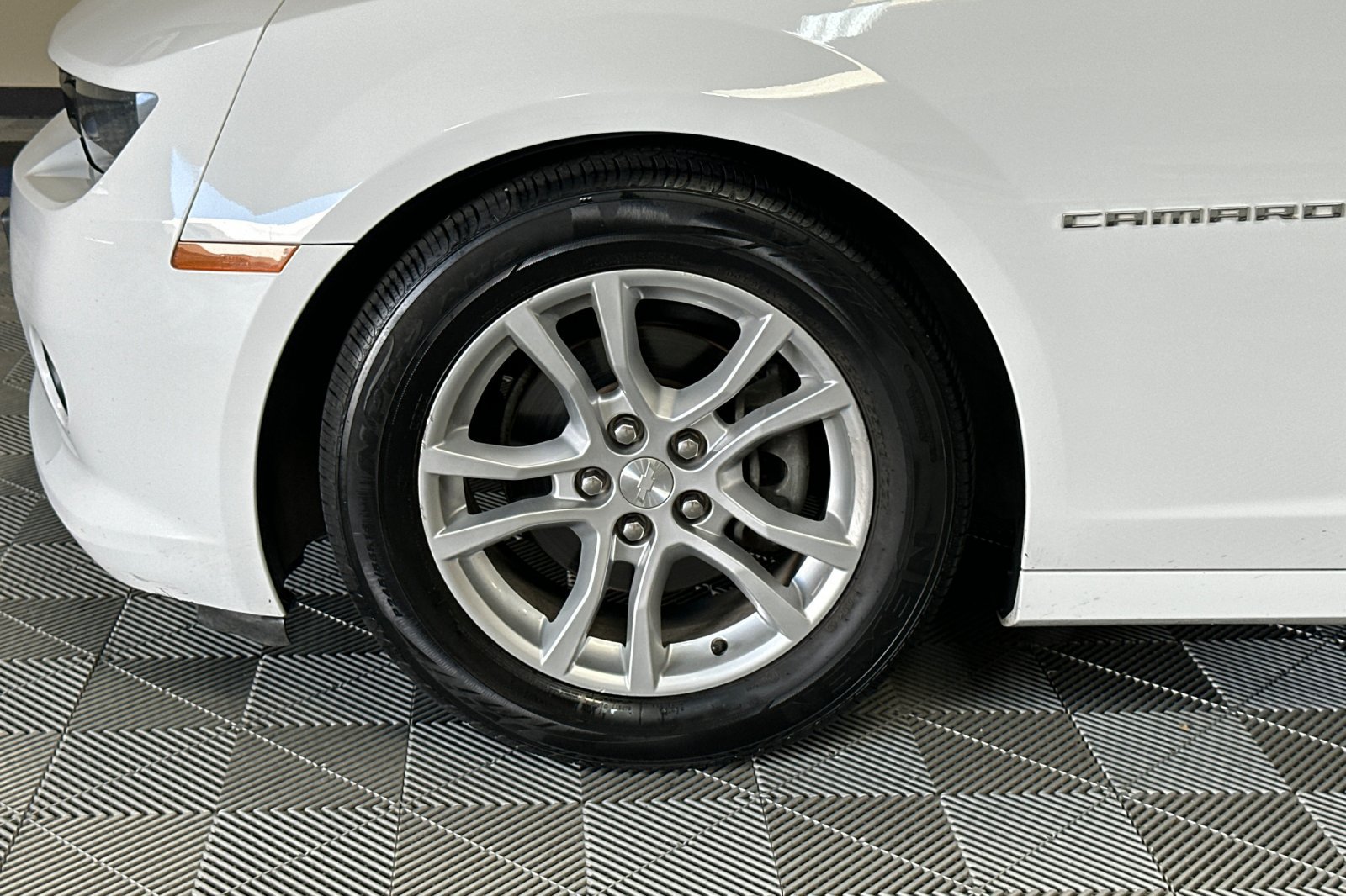 Used 2015 Chevrolet Camaro LS RWD image 39