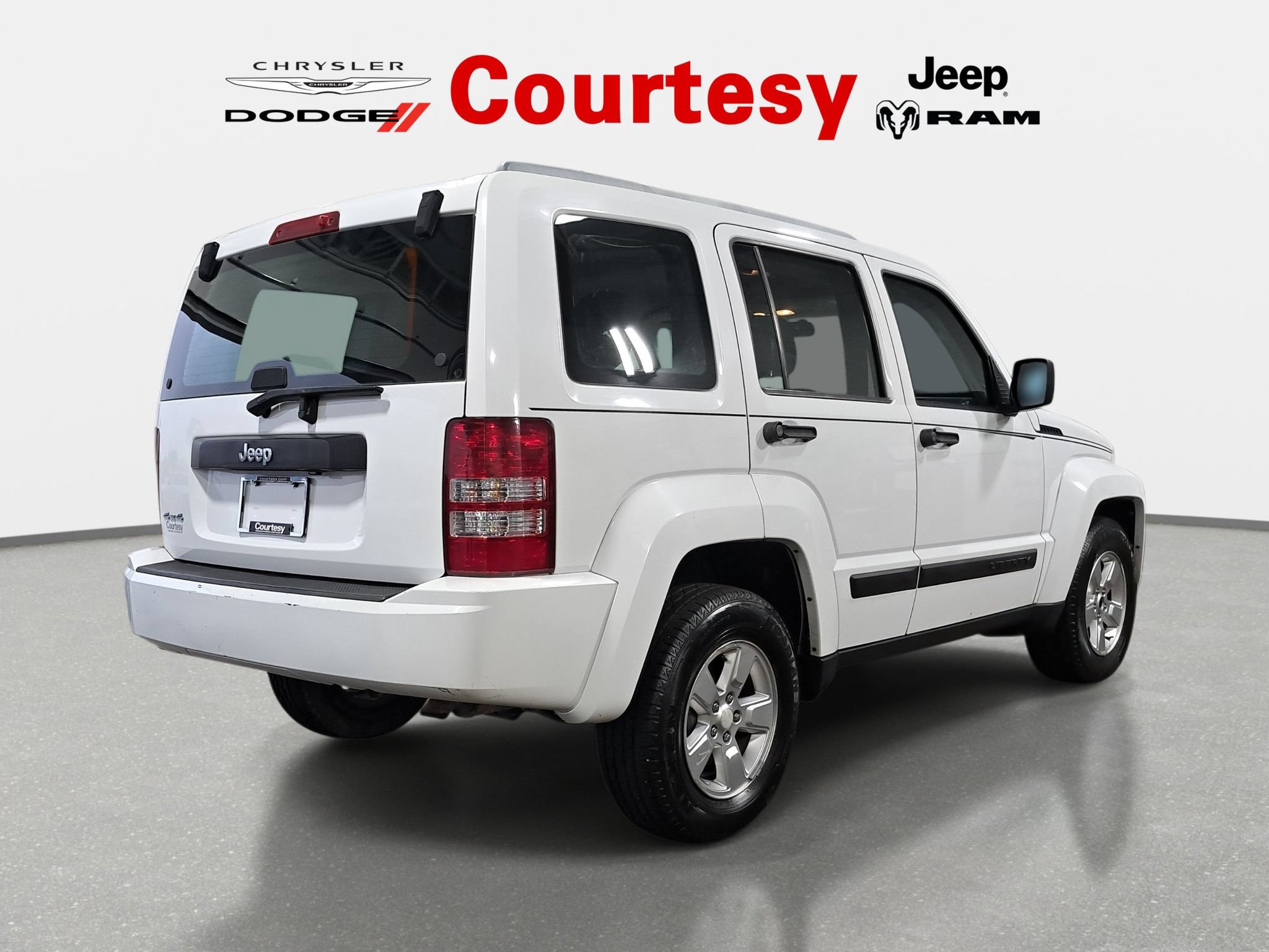 Used 2011 Jeep Liberty Sport AWD/4WD image 3