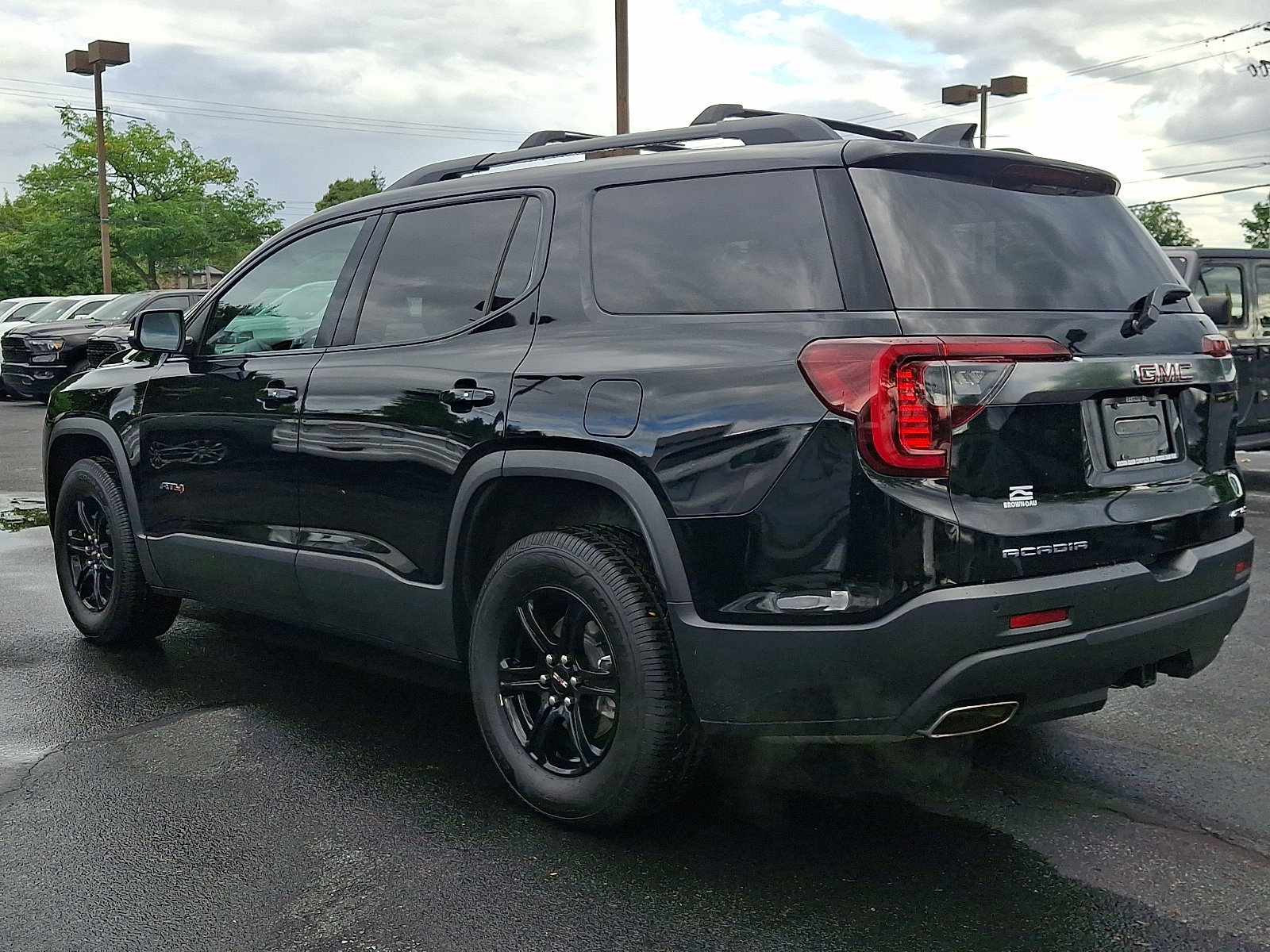 Used 2021 GMC Acadia AT4 w/ Trailering Package AWD/4WD image 6
