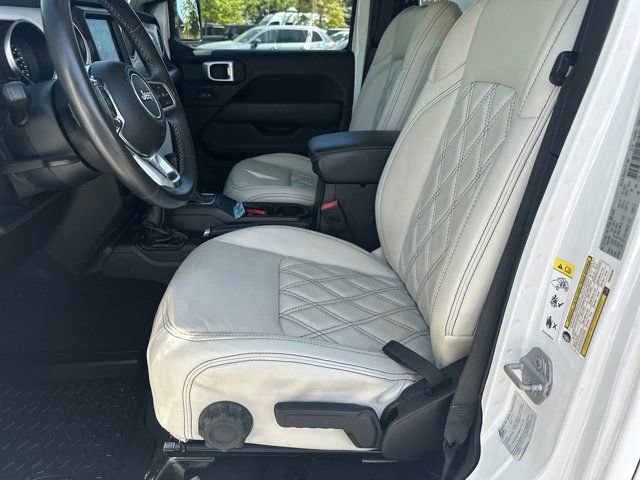 Used 2019 Jeep Wrangler Unlimited Sahara w/ Uconnect 4C Nav & Sound Group AWD/4WD image 10