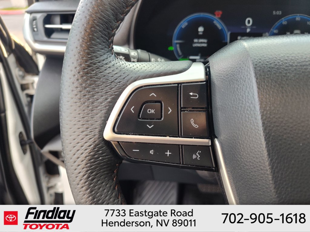 Certified 2025 Toyota Sienna Limited FWD image 23