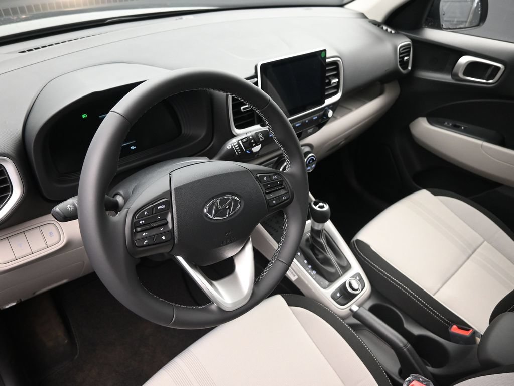 New 2026 Hyundai Venue SEL FWD image 18