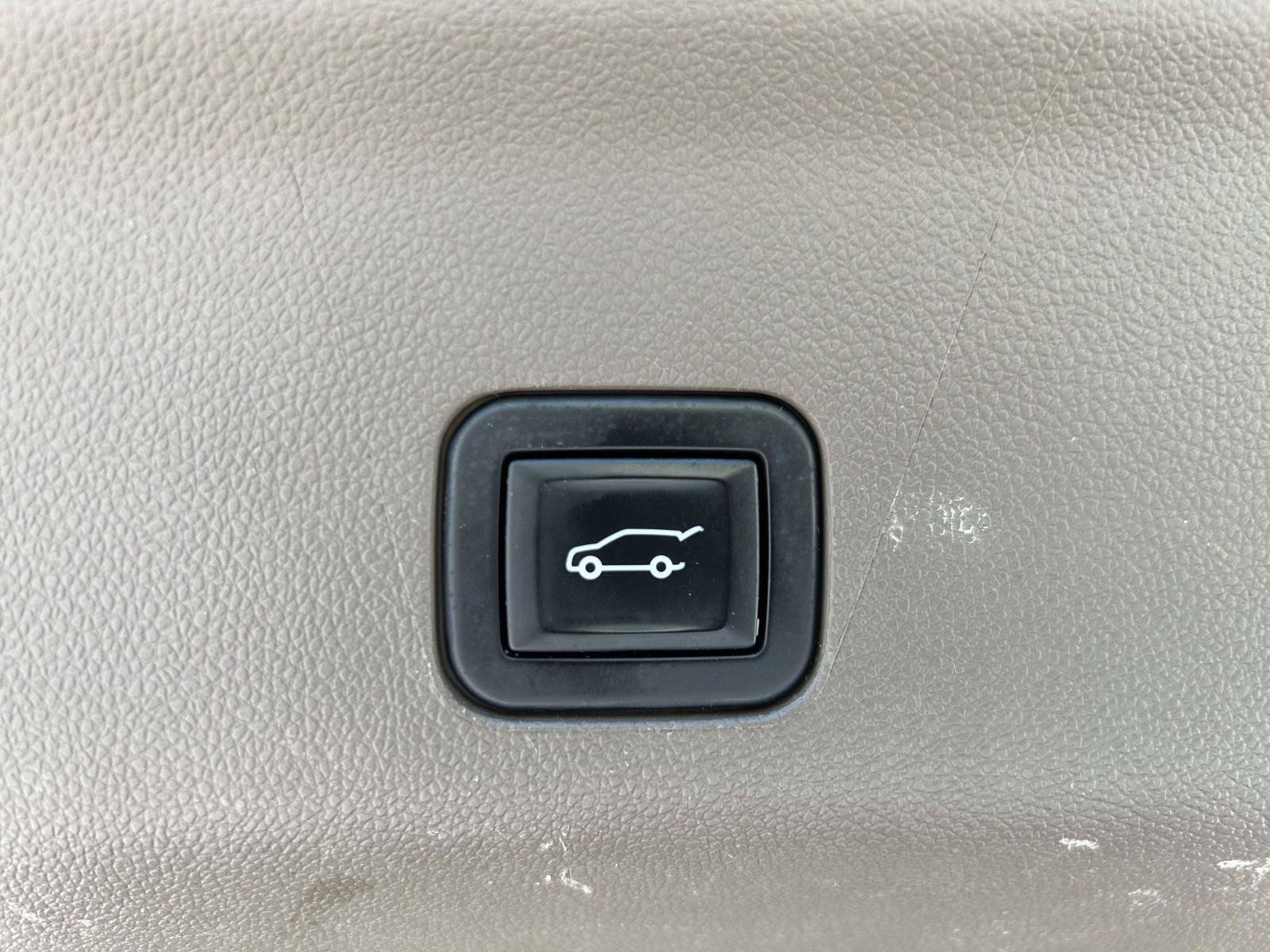 Used 2022 GMC Yukon Denali AWD/4WD image 11