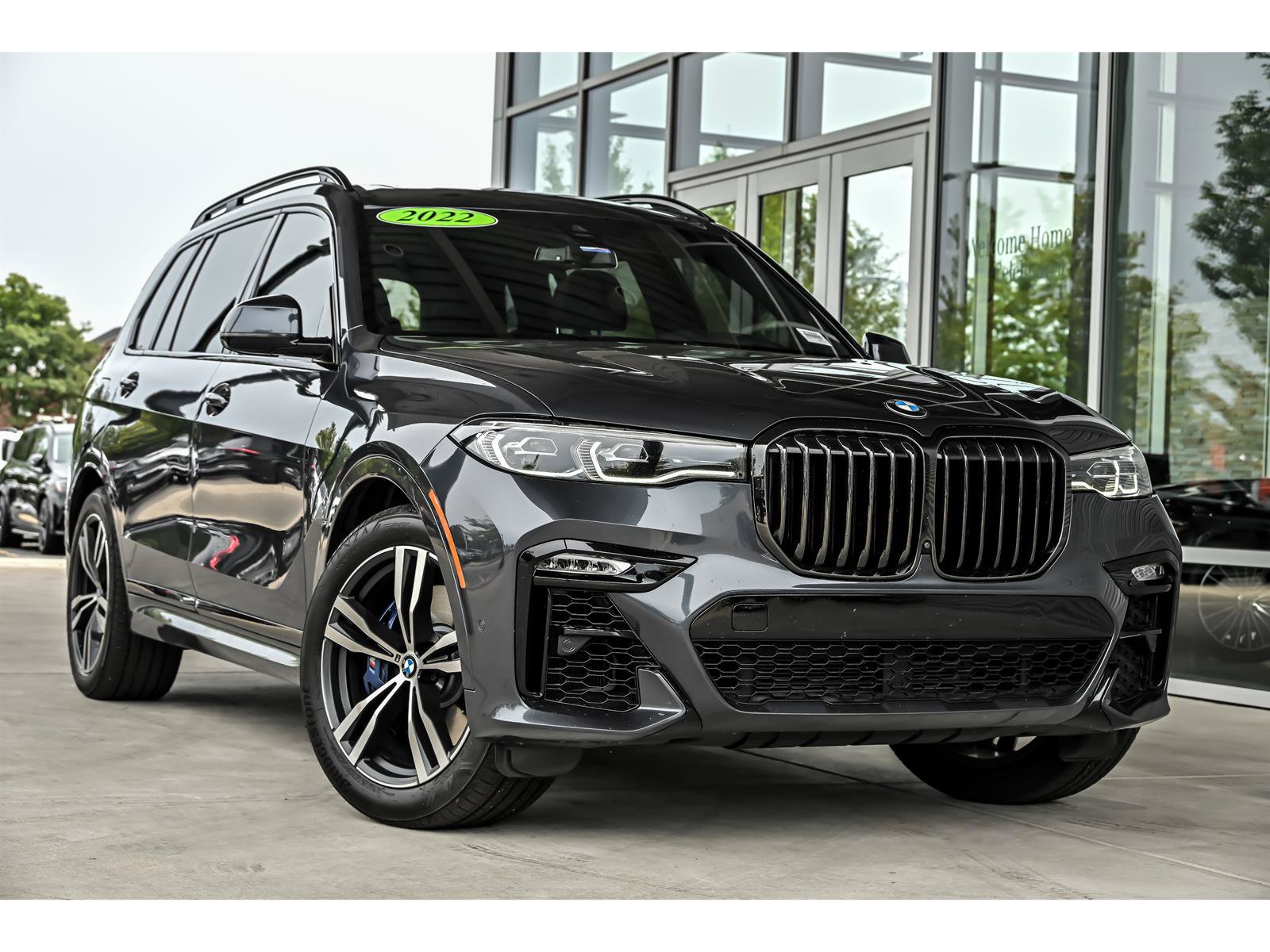 Used 2022 BMW X7 xDrive40i w/ M Sport Package AWD/4WD image 1
