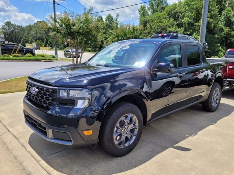 New 2025 Ford Maverick XLT w/ XLT Luxury Package FWD image 3