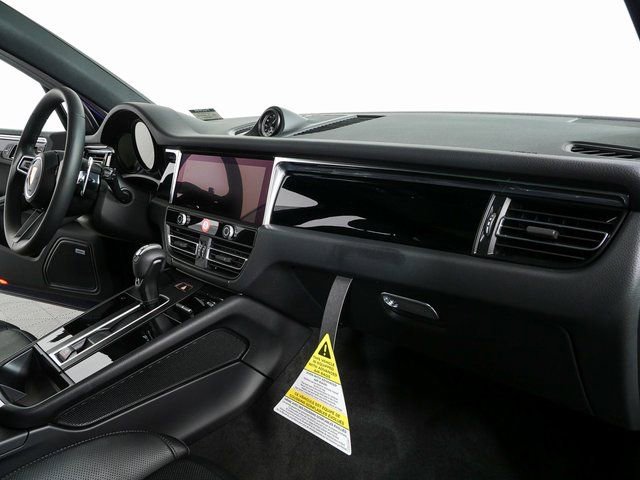 New 2026 Porsche Macan image 26