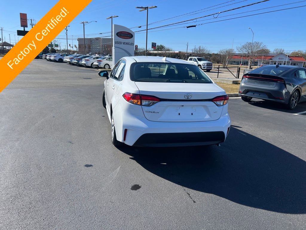 Used 2025 Toyota Corolla LE image 3