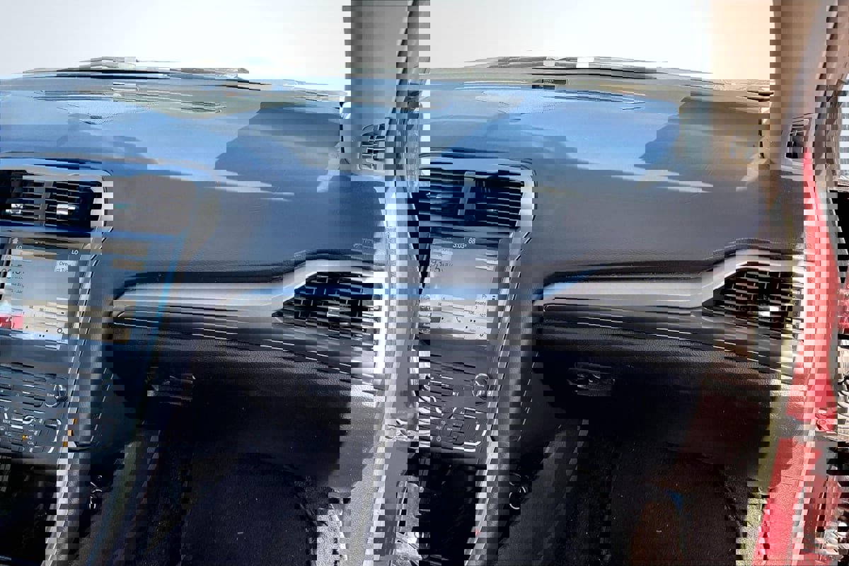 Used 2017 Ford Fusion SE w/ Equipment Group 201A image 17