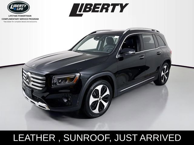 Used 2025 Mercedes-Benz GLB 250 GLB 250 w/ Exclusive Package image 3