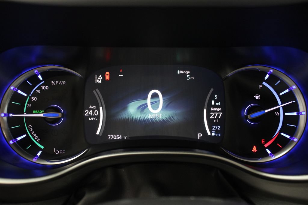Used 2023 Chrysler Pacifica Touring-L FWD image 28