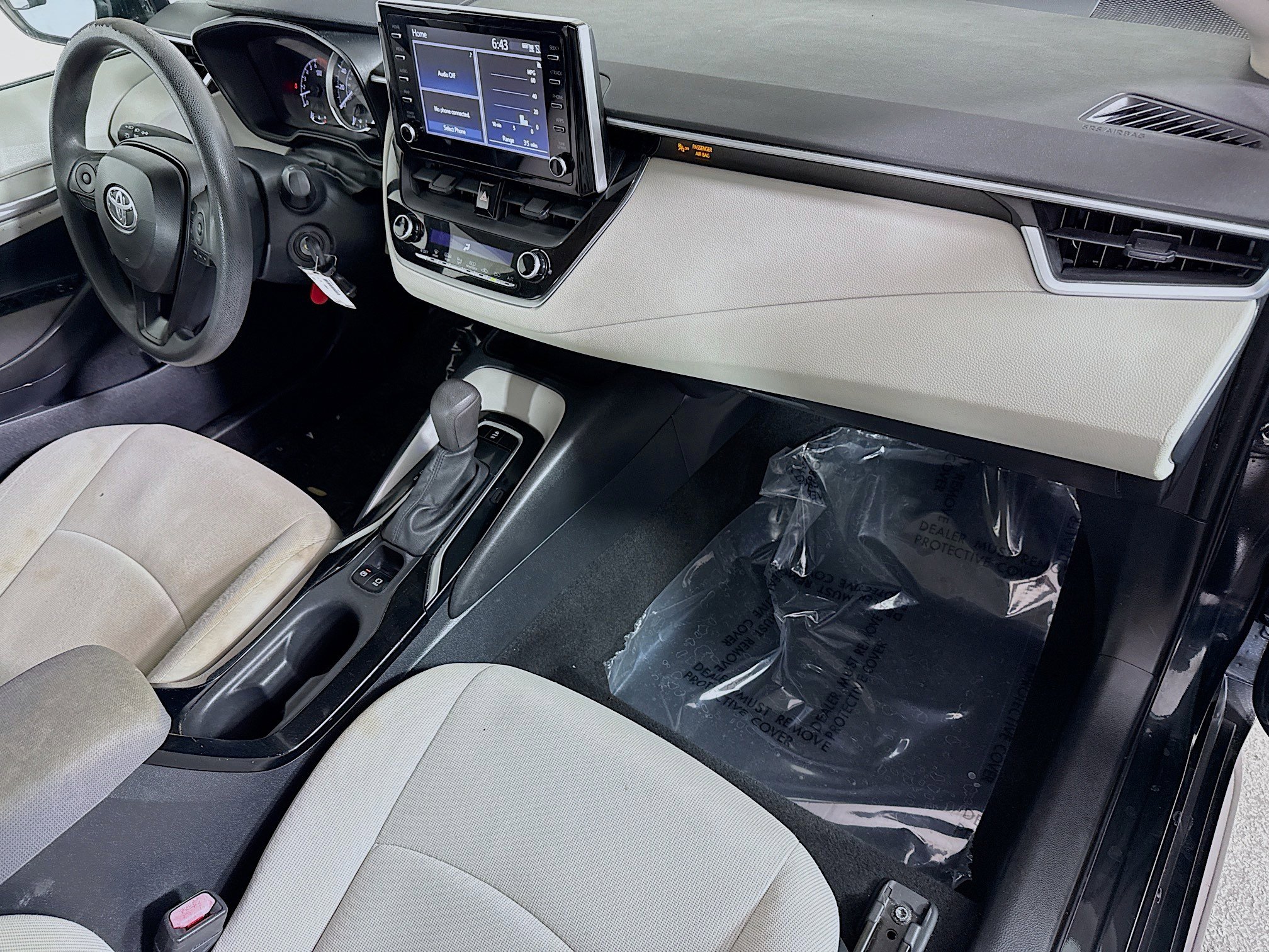 Used 2020 Toyota Corolla LE image 29