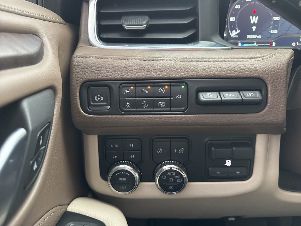 Used 2022 GMC Yukon XL Denali w/ Denali Premium Package image 24