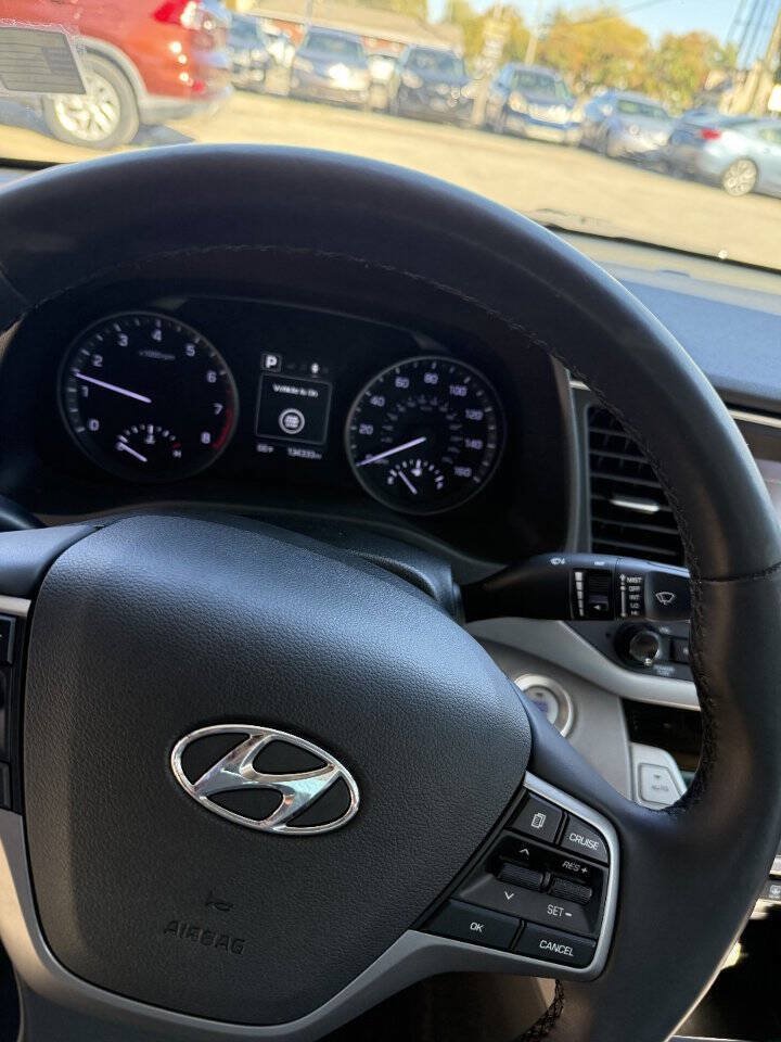 Used 2018 Hyundai Elantra Value Edition FWD image 11