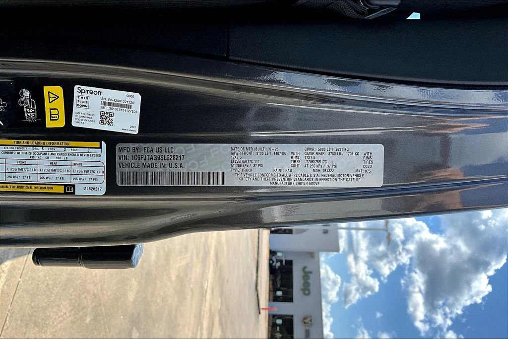 New 2025 Jeep Gladiator Sport image 13