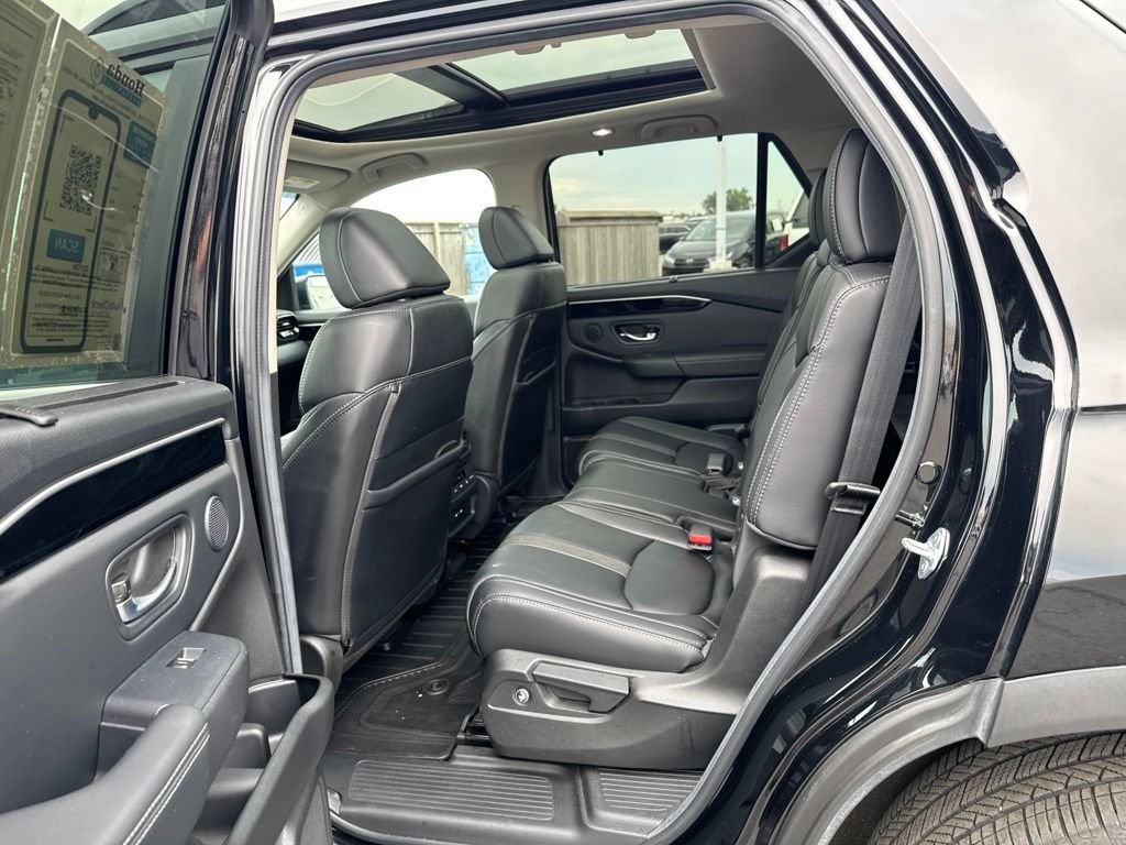 Certified 2025 Honda Pilot Touring image 36
