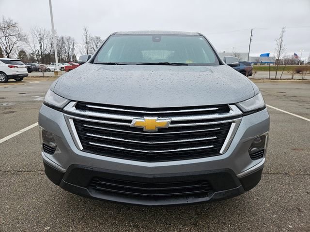 Used 2023 Chevrolet Traverse LT image 2