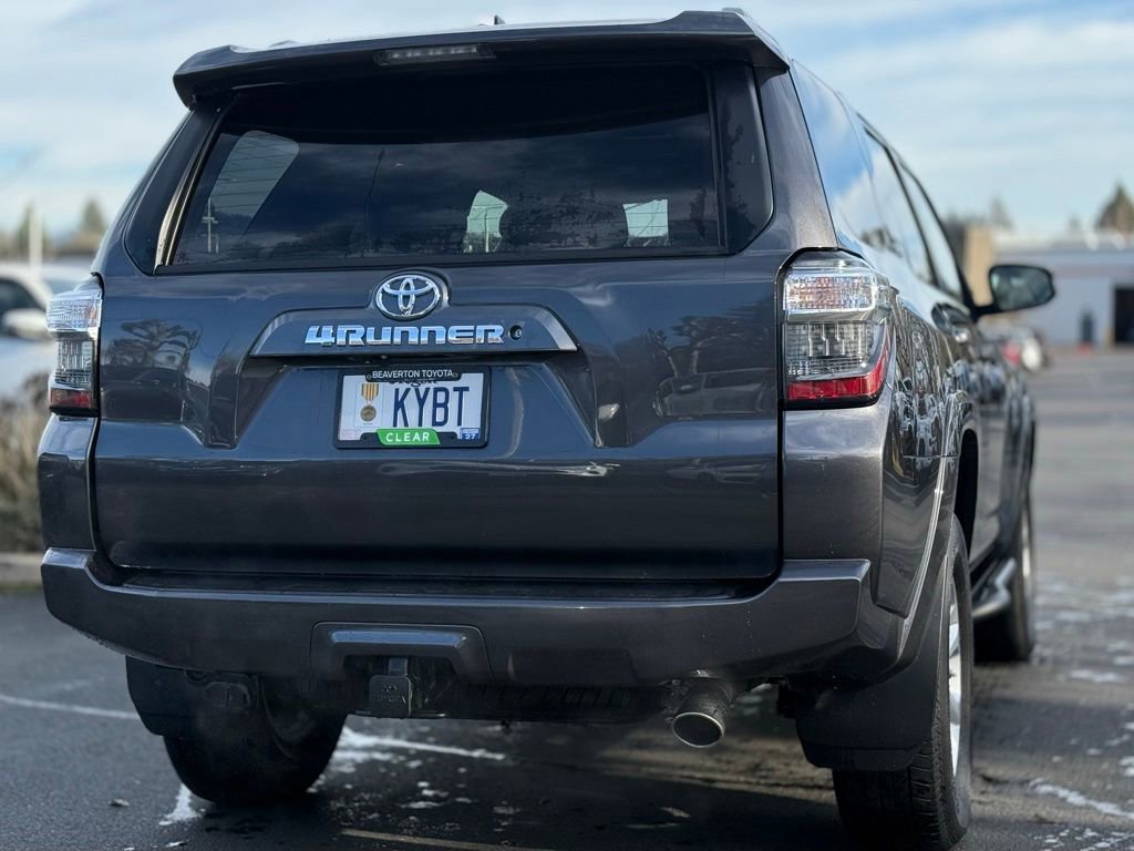 Used 2017 Toyota 4Runner SR5 Premium image 5