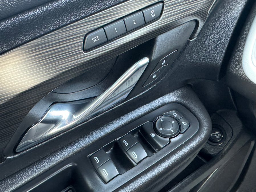 Used 2023 GMC Terrain SLT image 7