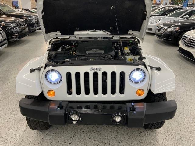 Used 2017 Jeep Wrangler Unlimited Rubicon w/ Connectivity Group image 32