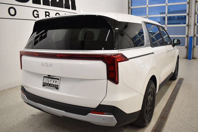 Used 2026 Kia Carnival FWD image 4