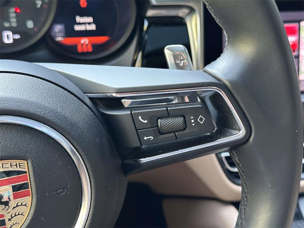 Certified 2025 Porsche Macan Turbo image 23