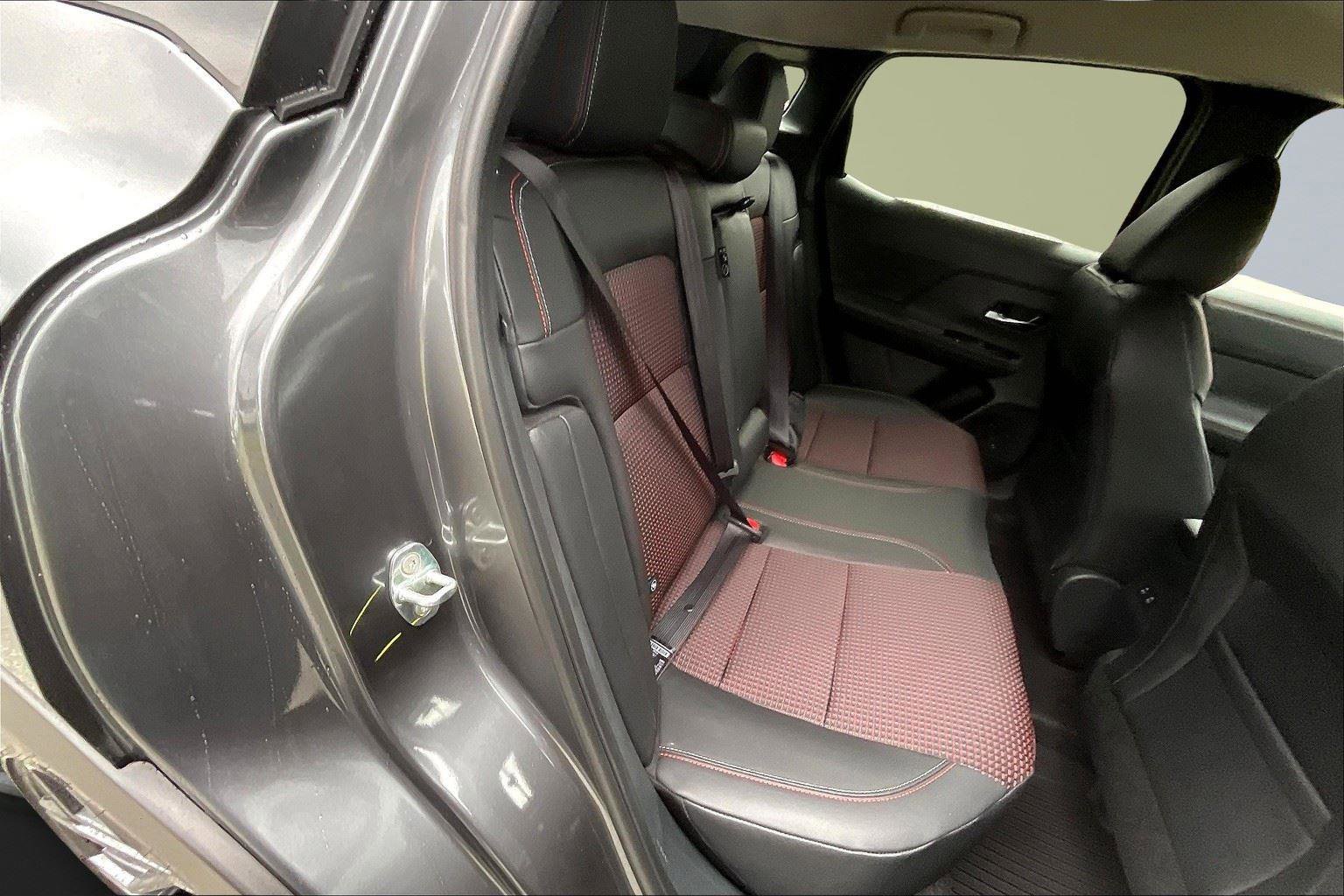 New 2025 Nissan Kicks SR image 10