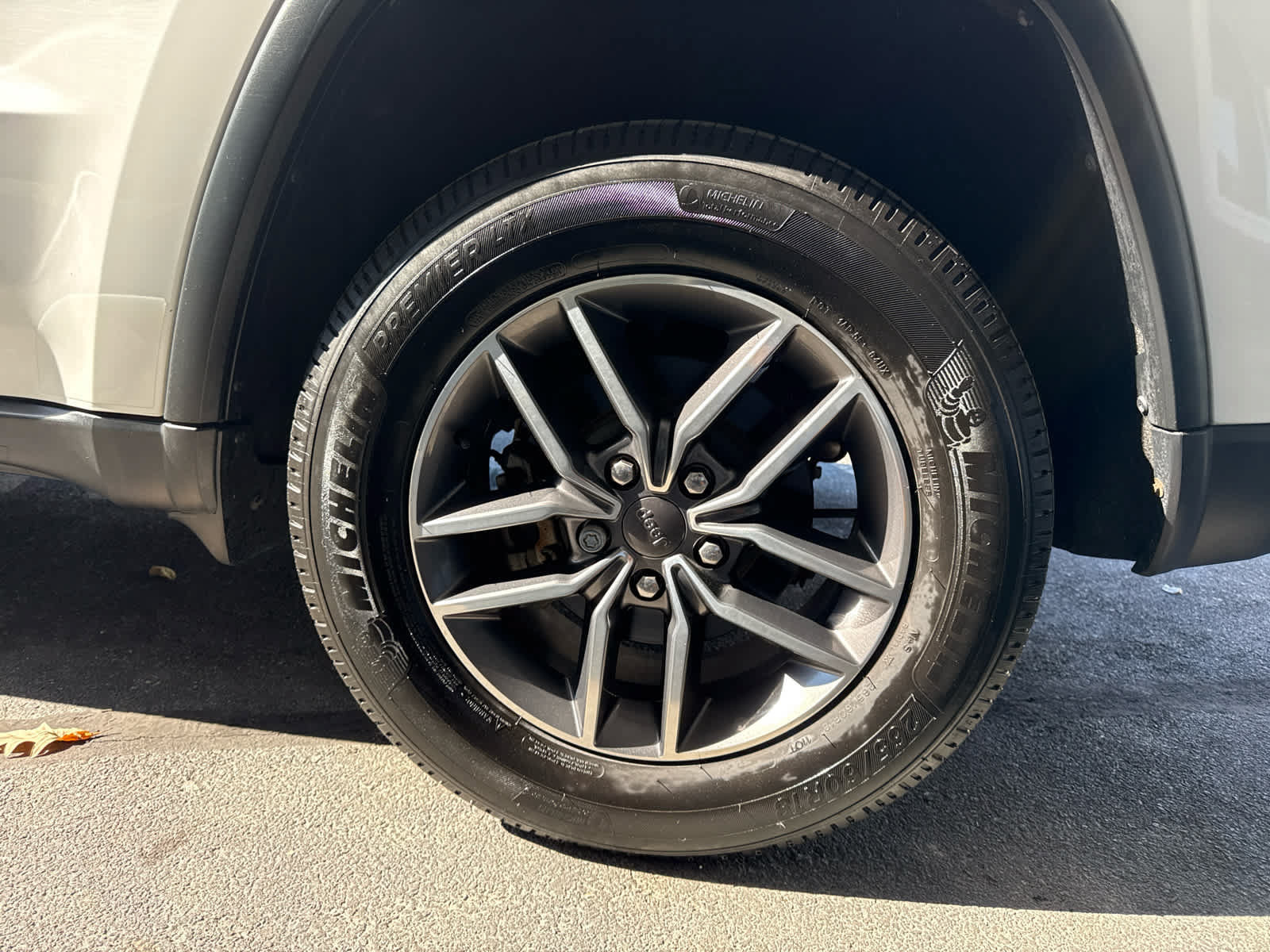 Used 2019 Jeep Grand Cherokee Limited w/ Trailer Tow Group IV AWD/4WD image 13