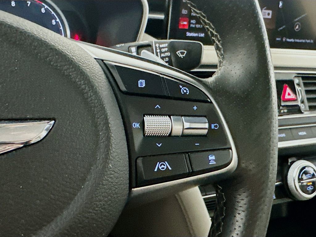Used 2023 Genesis G70 2.0T w/ Sport Prestige Package image 27