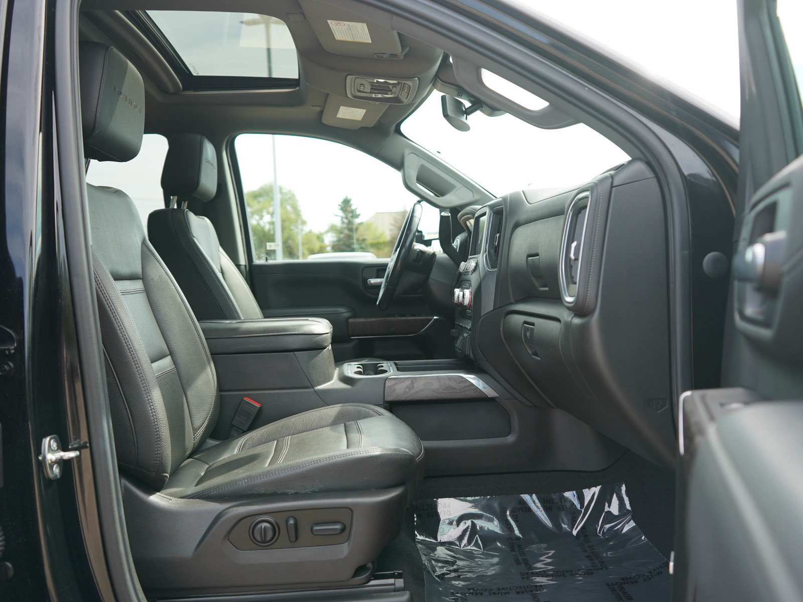 Used 2022 GMC Sierra 3500 Denali AWD/4WD image 11
