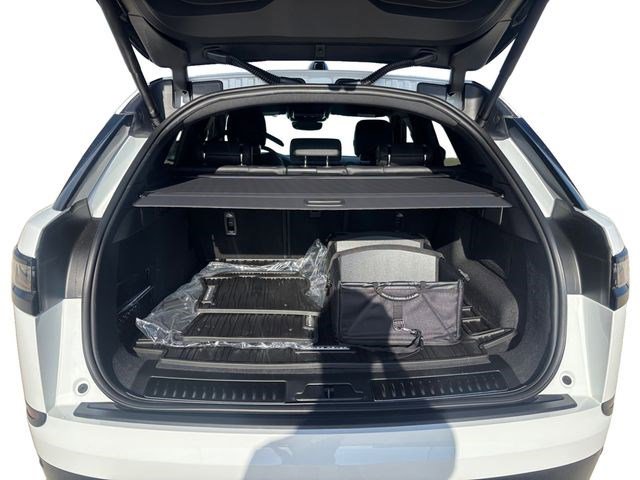 New 2026 Land Rover Range Rover Velar Dynamic SE AWD/4WD image 21