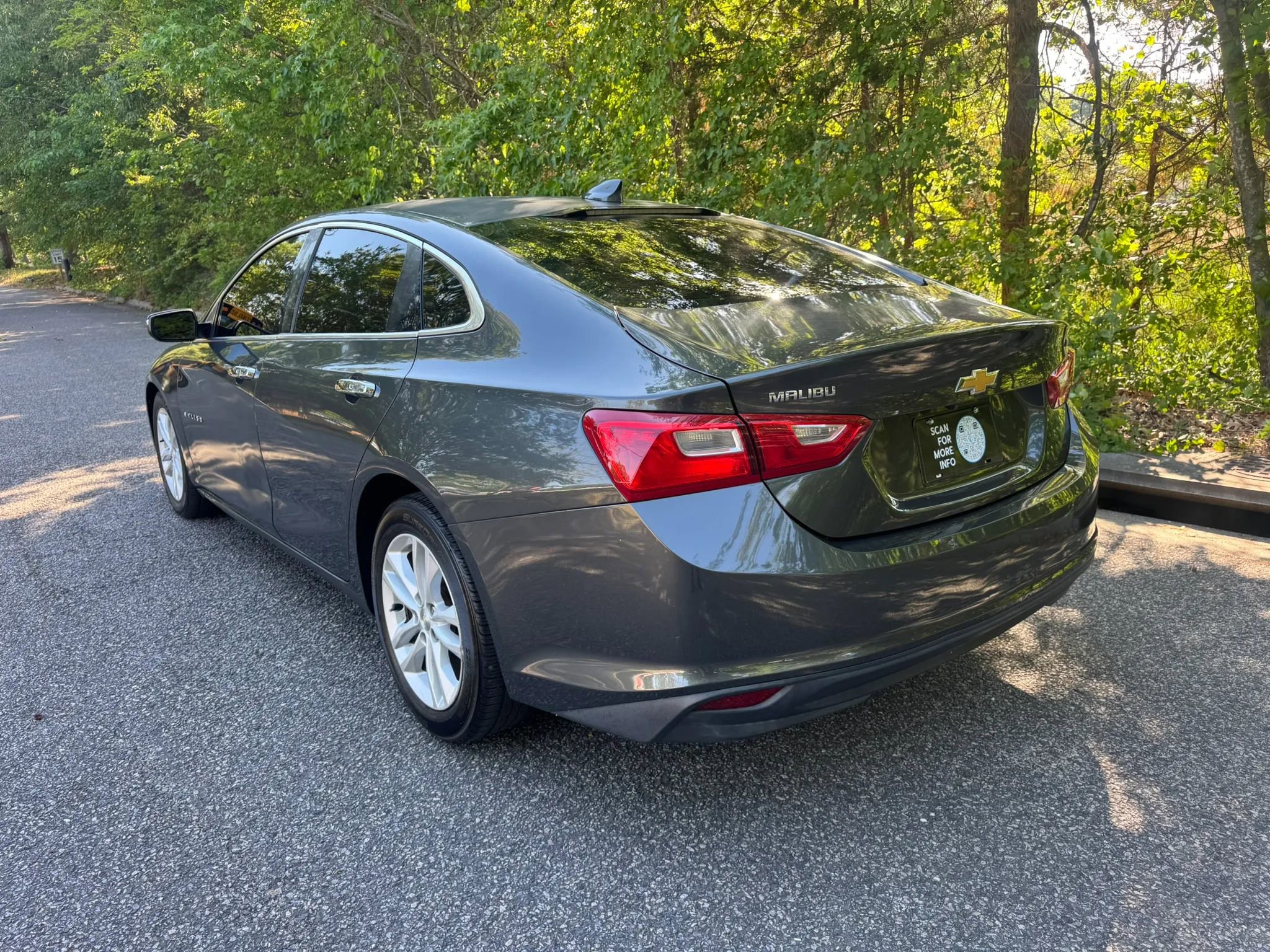 Used 2016 Chevrolet Malibu LT FWD image 6