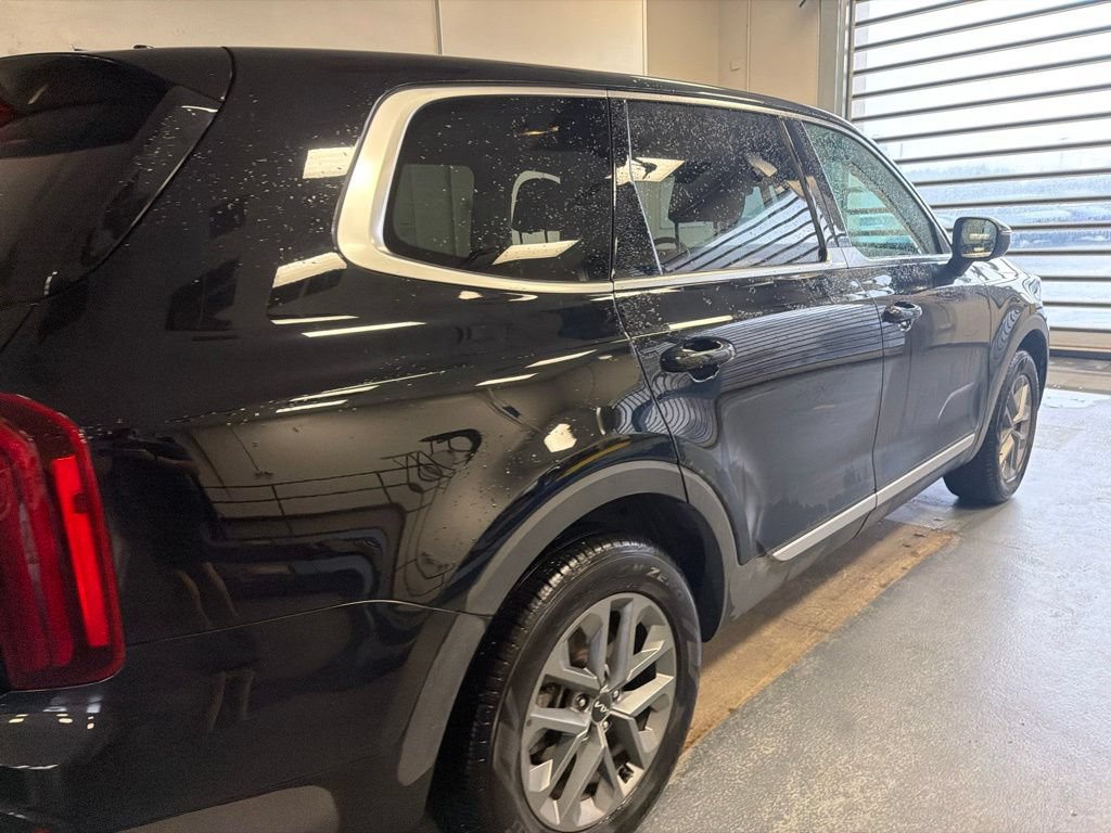Used 2025 Kia Telluride LX FWD image 6