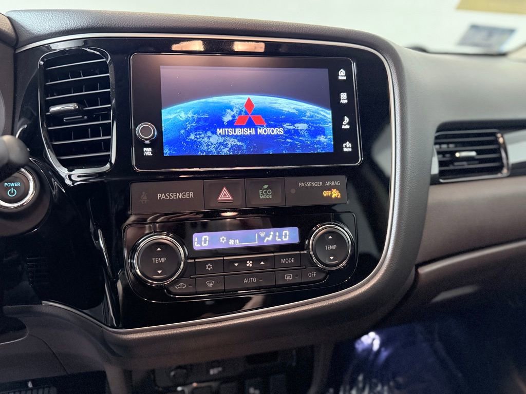 Used 2018 Mitsubishi Outlander SEL AWD/4WD image 22