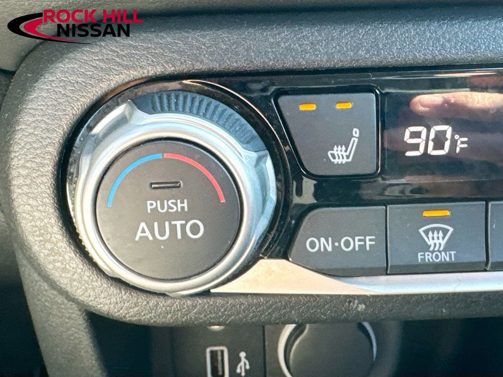 Used 2020 Nissan Kicks SR w/ SR Premium Package image 17