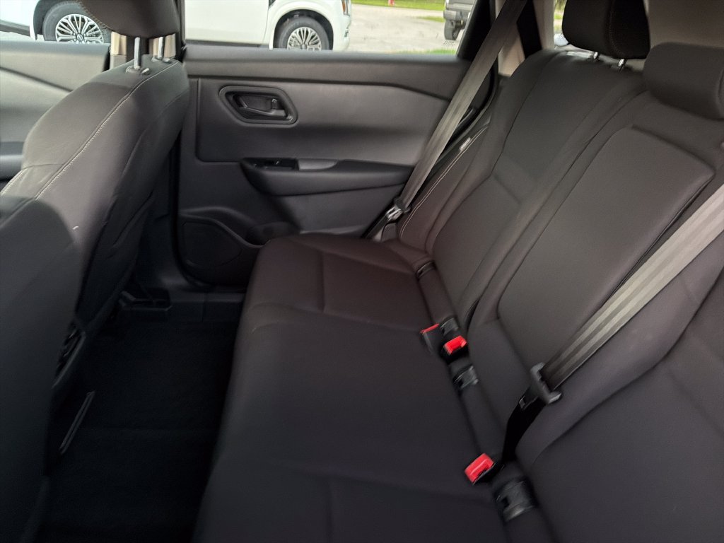 Used 2025 Nissan Rogue S FWD image 29