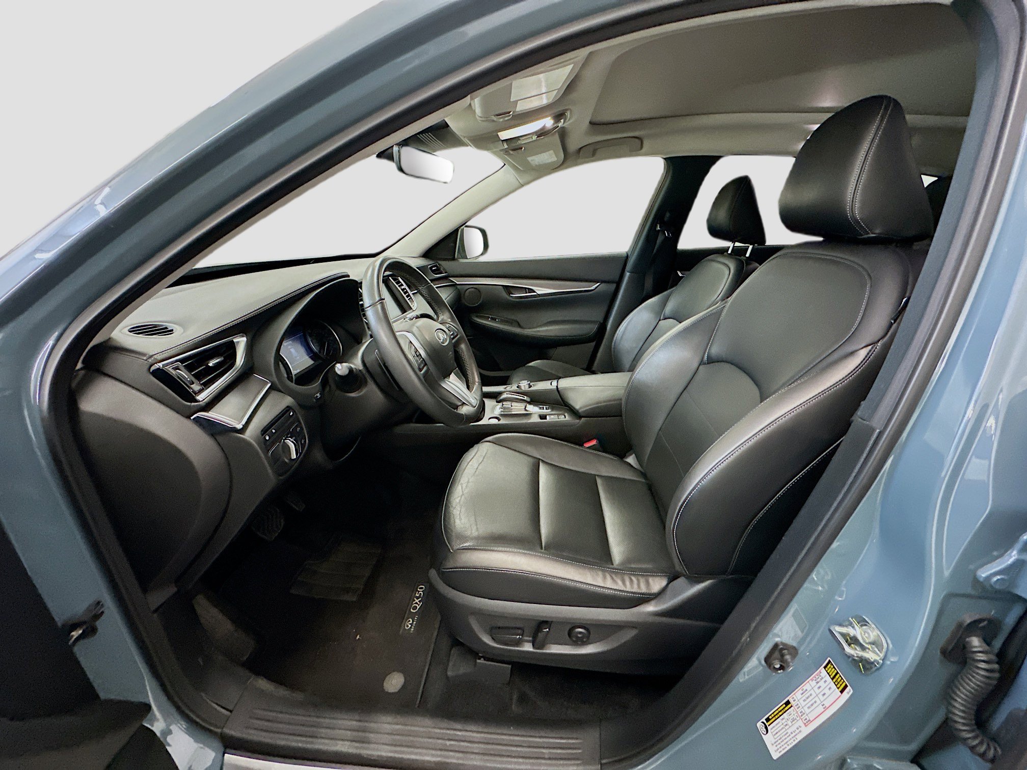 Used 2023 INFINITI QX50 Luxe AWD/4WD image 13