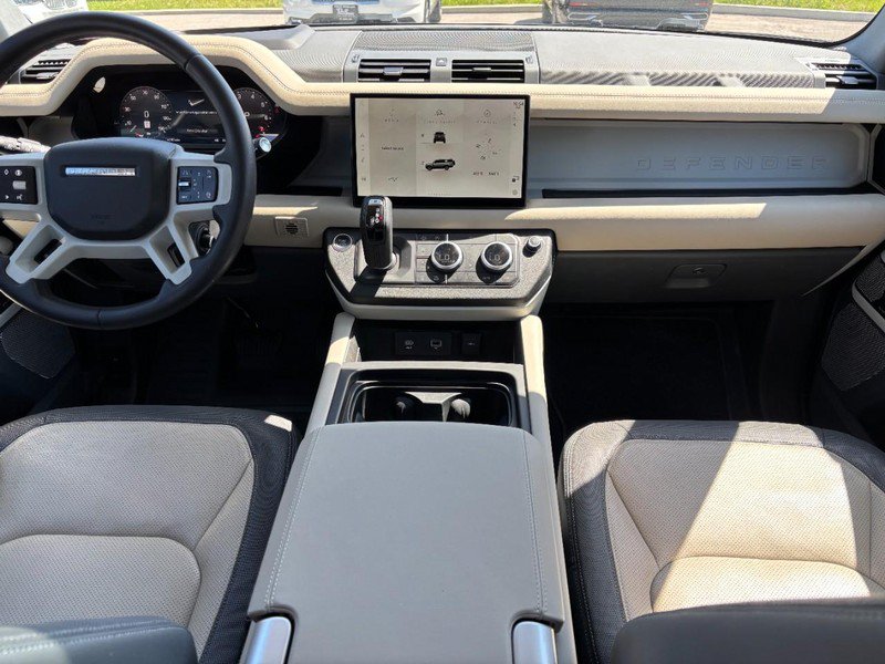 Used 2024 Land Rover Defender 130 X-Dynamic SE AWD/4WD image 14