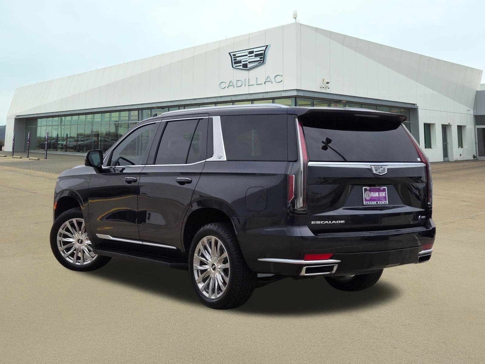 Used 2022 Cadillac Escalade Premium Luxury AWD/4WD image 4