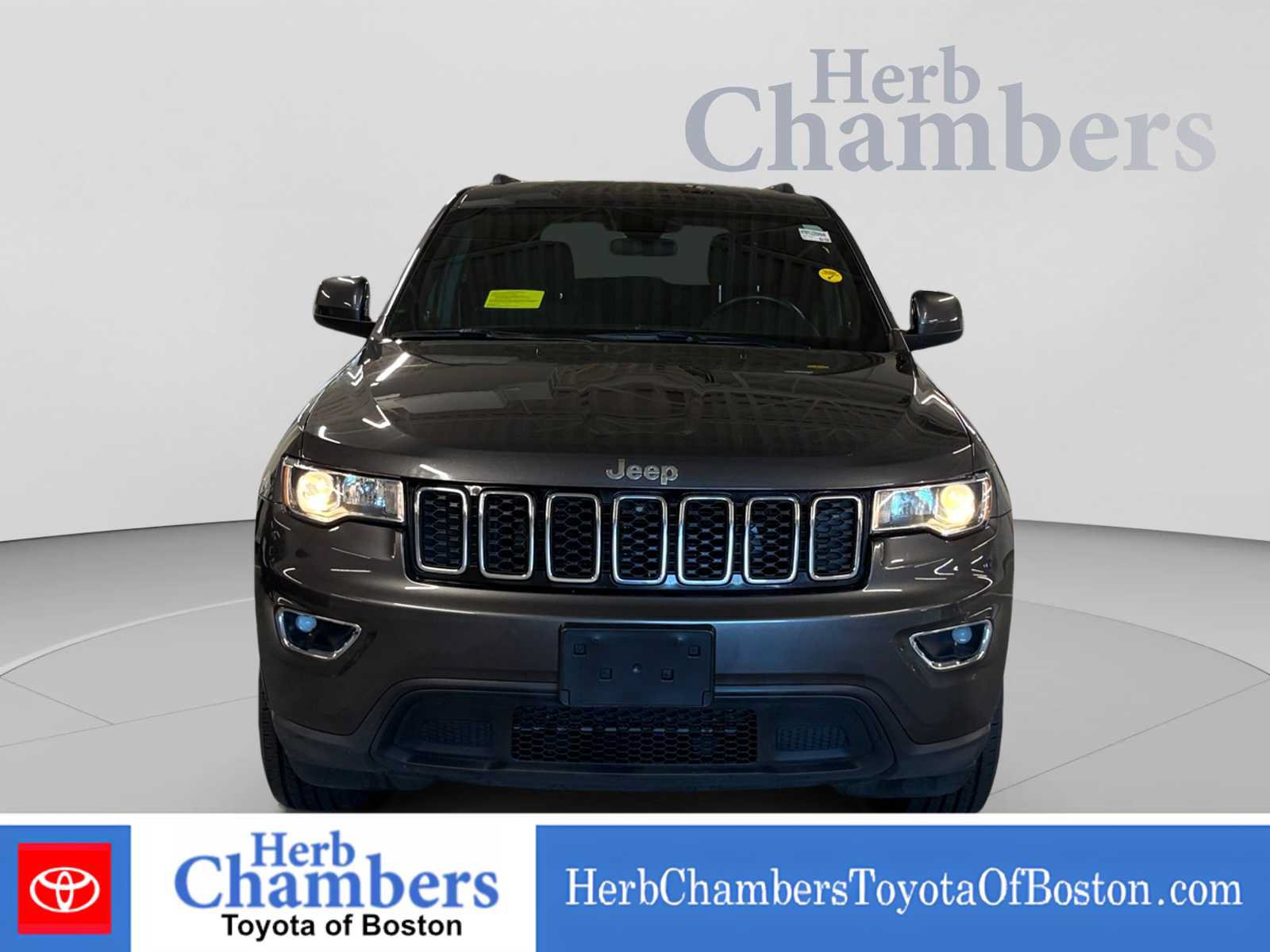 Used 2020 Jeep Grand Cherokee Laredo AWD/4WD image 2
