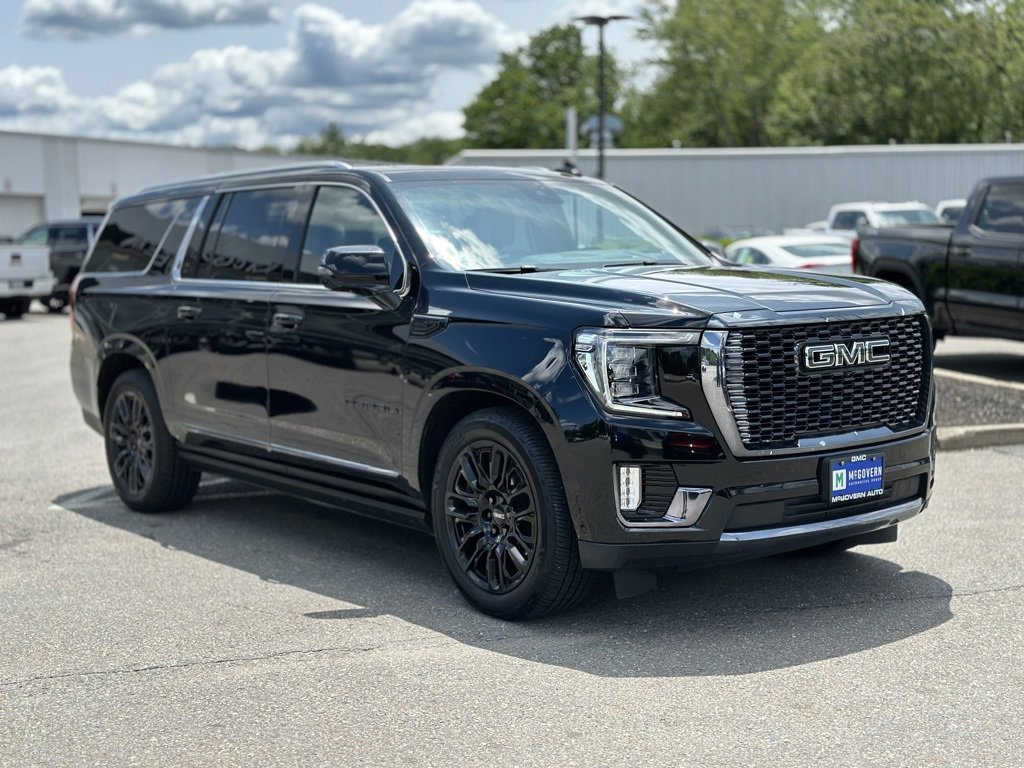 Used 2023 GMC Yukon XL Denali Ultimate image 9
