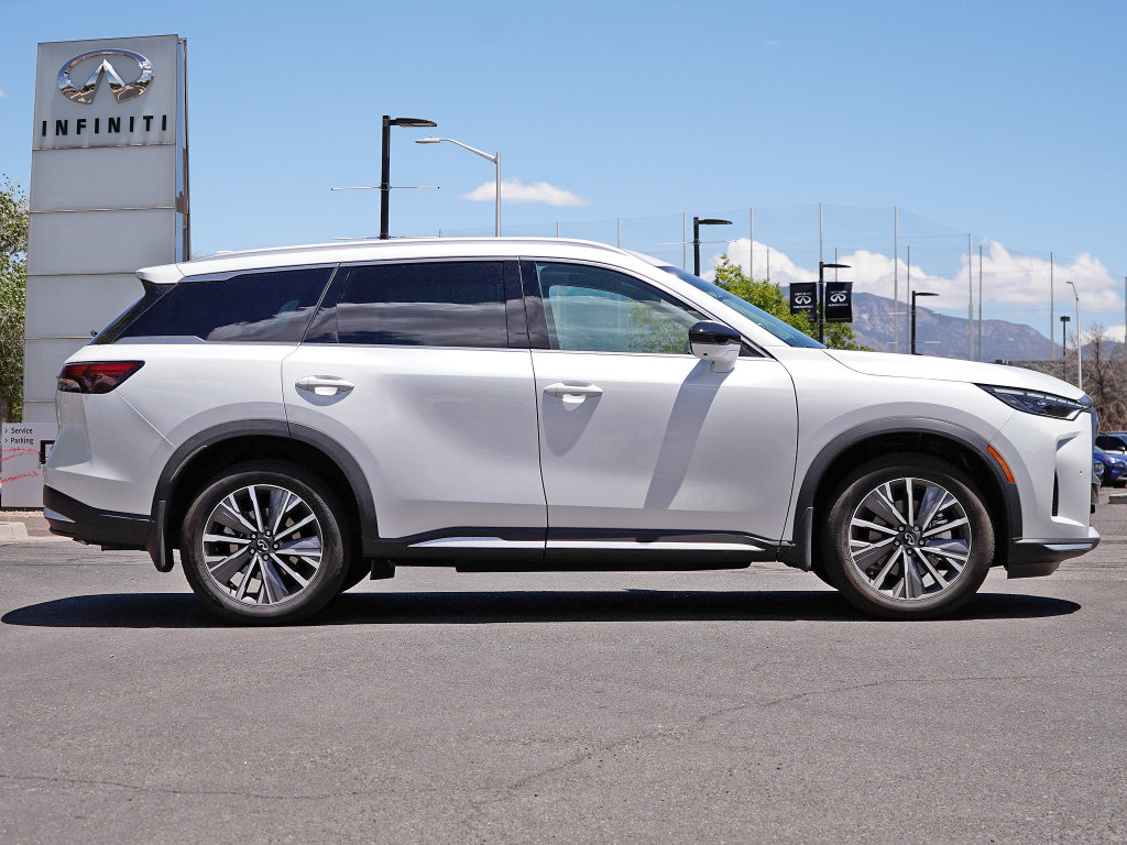Certified 2026 INFINITI QX60 Luxe w/ Cargo Package AWD/4WD image 12