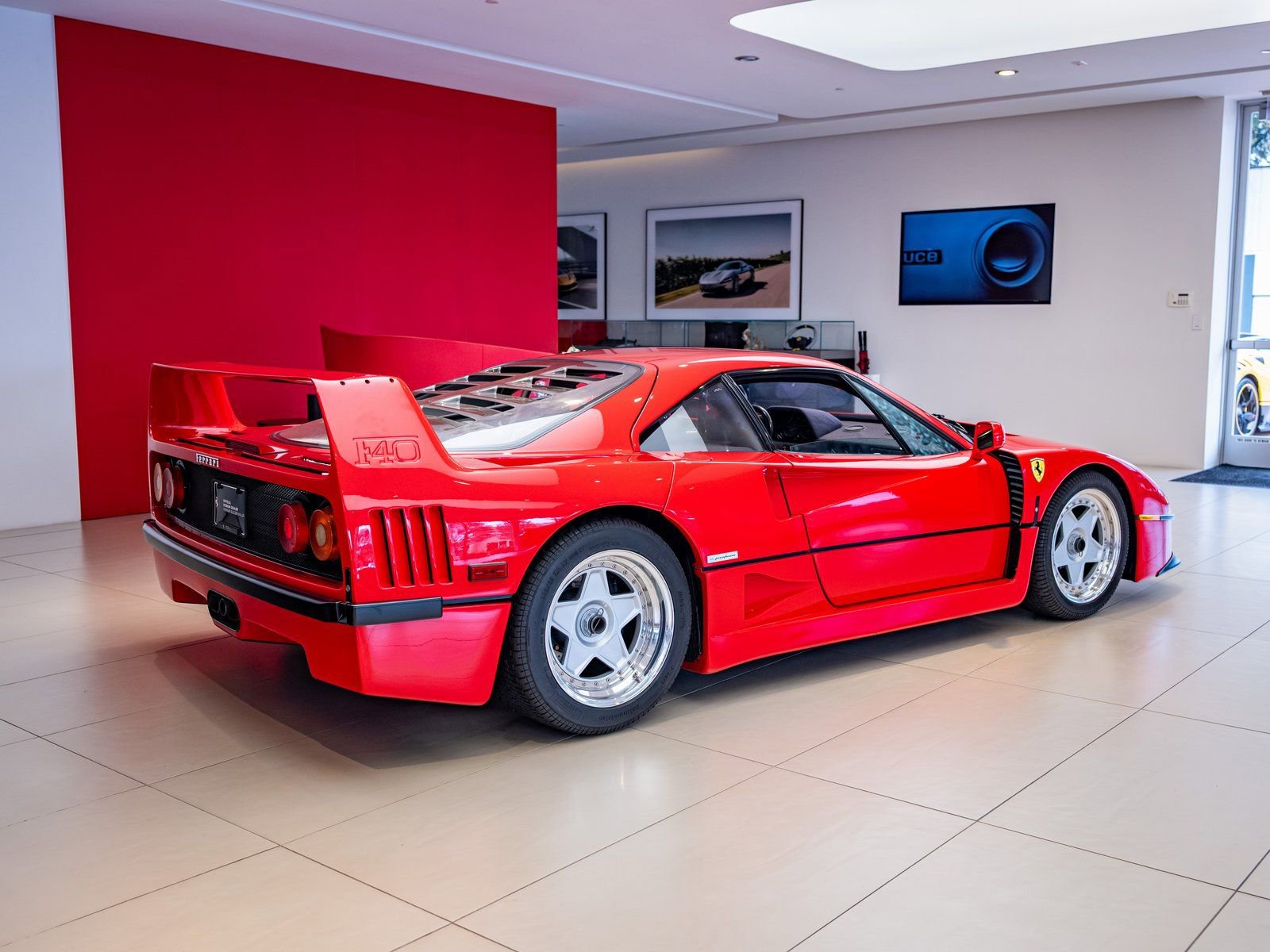 Used 1990 Ferrari F40 RWD image 6