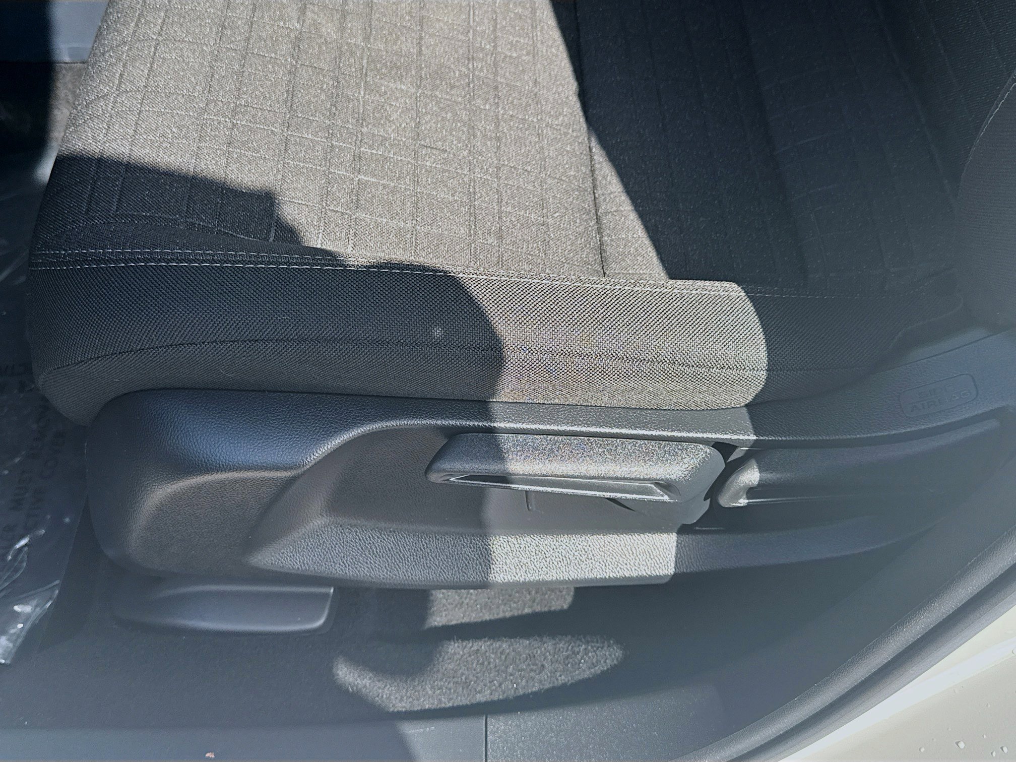 Certified 2025 Honda HR-V LX image 17