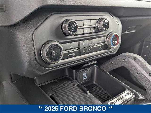 New 2025 Ford Bronco Badlands AWD/4WD image 13