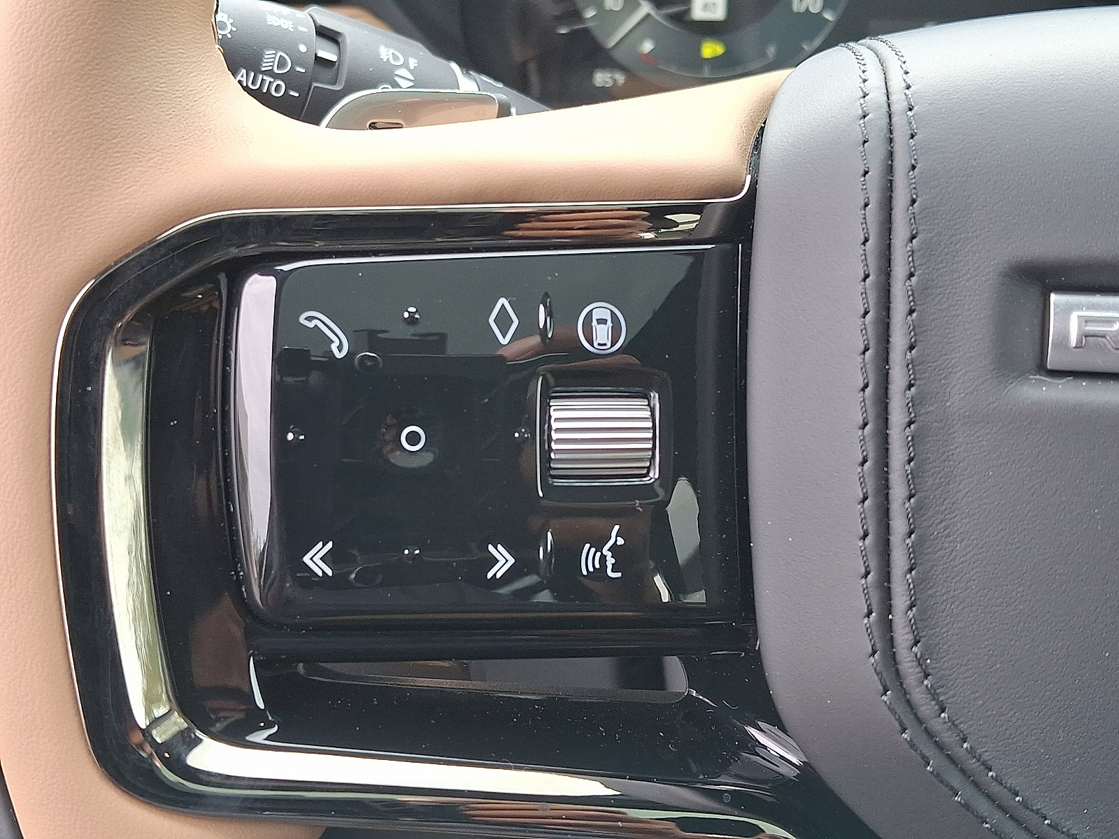 New 2026 Land Rover Range Rover Velar Autobiography image 16