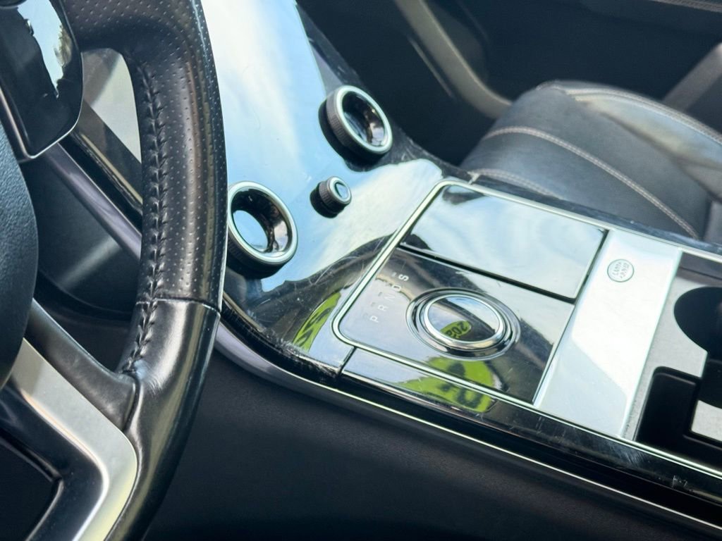 Used 2020 Land Rover Range Rover Velar S image 17